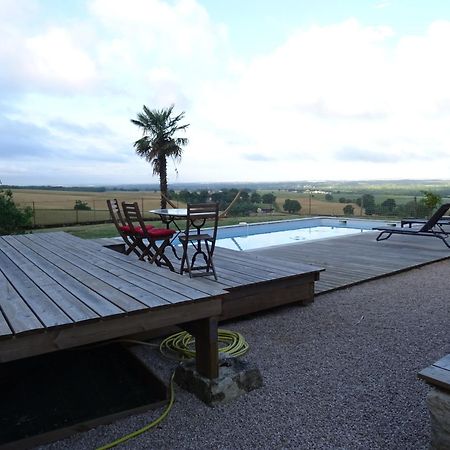 Bed and Breakfast Pigeonnier De Sabaillan Castelnau-dʼArbieu Exteriér fotografie